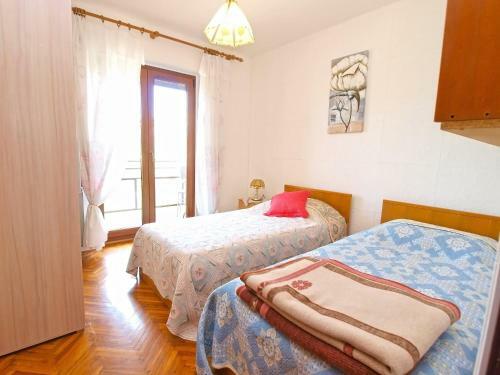 Apartments Nives 748