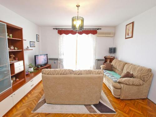 Apartments Nives 748