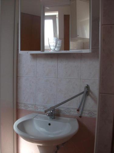 Apartments With A Parking Space Punat (krk) - 15010