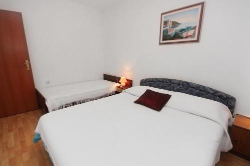 Apartments With A Parking Space Punat (krk) - 10421