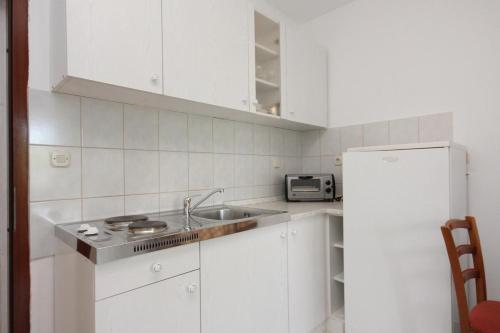 Apartments With A Parking Space Punat (krk) - 10421