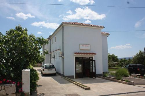Apartments With A Parking Space Punat (krk) - 10421