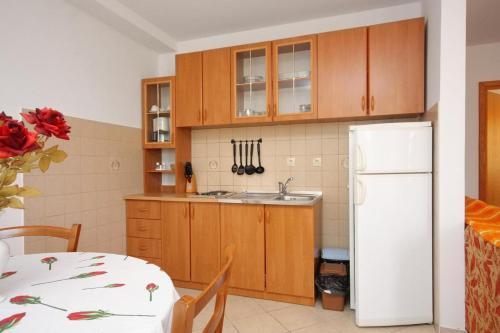 Apartments With A Parking Space Punat (krk) - 5373