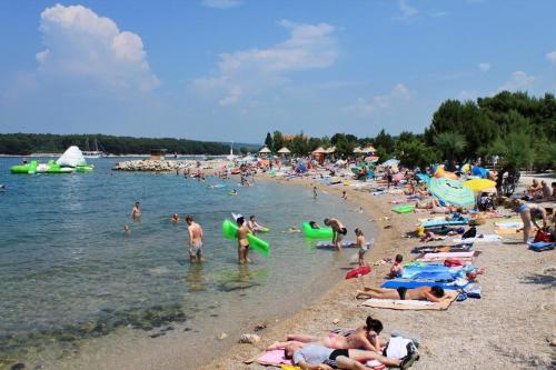 Apartments With A Parking Space Punat (krk) - 5373