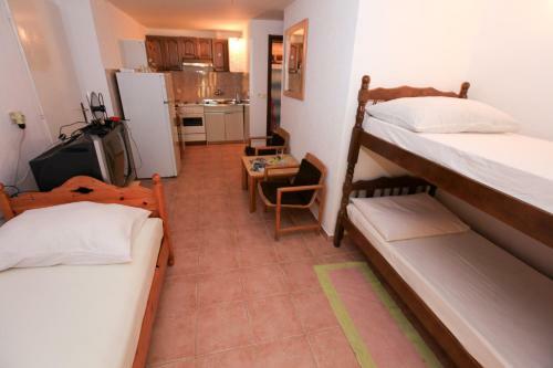 Apartamentos Robinson Dora