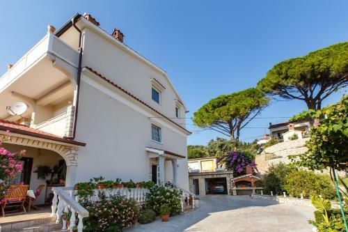Hostal Eufemija Rab Accommodation
