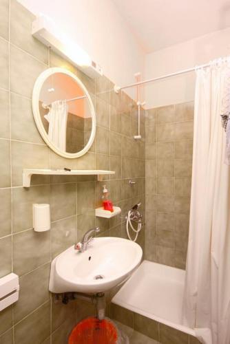 Apartment Mundanije 5072b