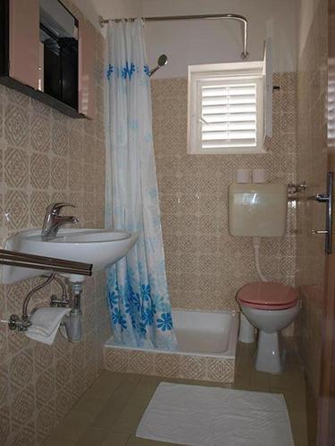 Apartments With A Parking Space Lopar (rab) - 16389