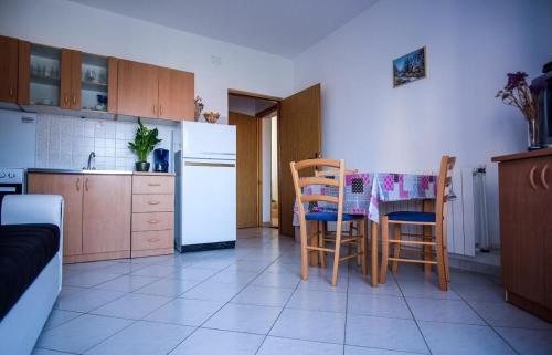 Apartments With A Parking Space Barbat (rab) - 14390