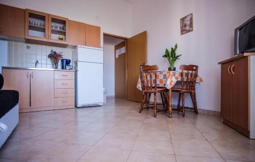 Apartments With A Parking Space Barbat (rab) - 14390