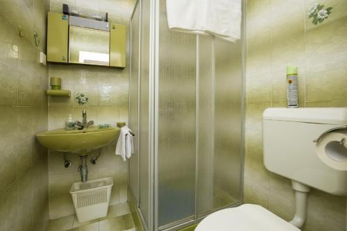 Hostal Rooms An?ela 2911
