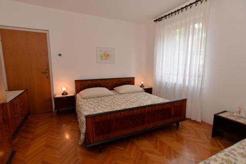 Apartments Creska 629
