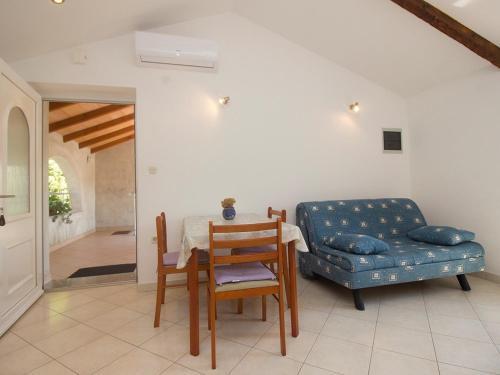 Apartment In Rabac 16821
