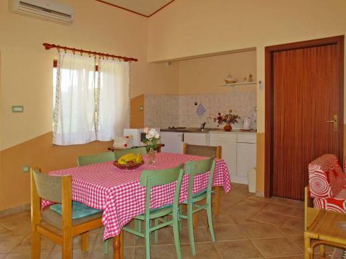 Holiday Home Milva (lbn375)