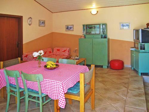 Holiday Home Milva (lbn375)