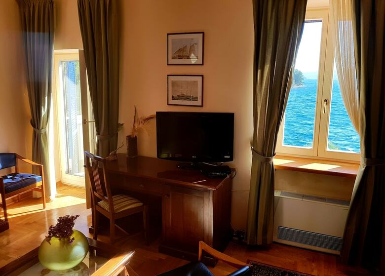 Hostal Villa Rava Residence & Restaurant