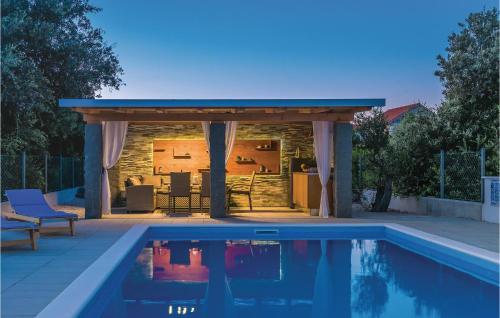 Four-bedroom Holiday Home In Razanj