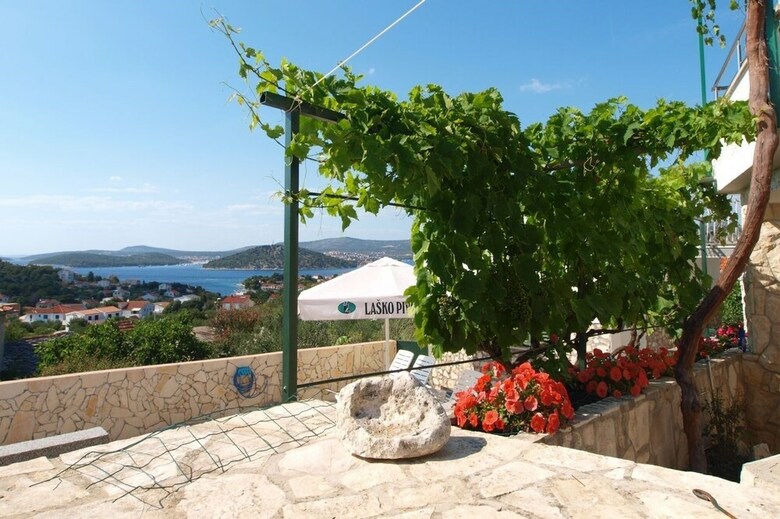 Holiday House Neda