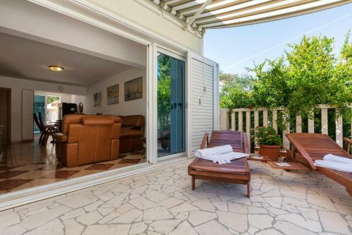 Villa Holiday House Popic