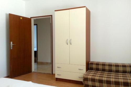 Apartment Razanj 7606b