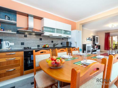 Hostal Rona Apartments Smokva