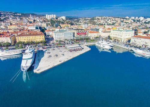 Apartments With Wifi Rijeka - 13261