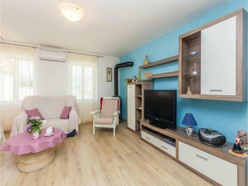 Two-bedroom Apartment In Risika