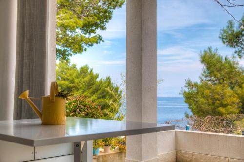 Apartments By The Sea Rogac (solta) - 11220