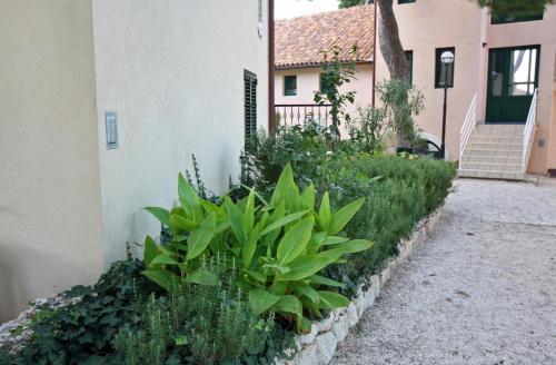 Apartment Rogoznica 3197b
