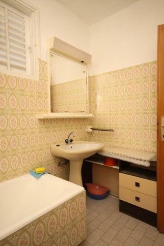 Apartment Rogoznica 1090a