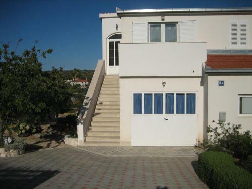 Apartment Dvornica 11470b
