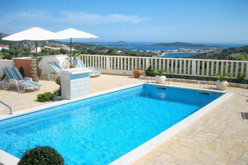Apartment Dvornica 11470b