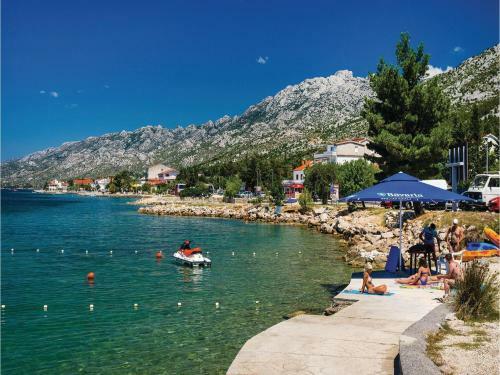 Five-bedroom Holiday Home In Rovanjska