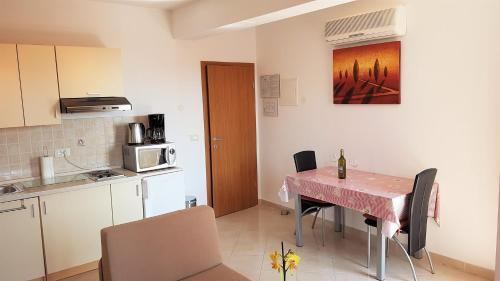 Apartments With A Parking Space Rovinj - 12656
