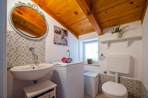 Holiday House Magica