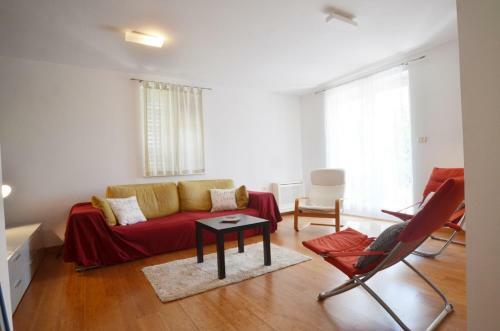 Hostal Maja Apartment