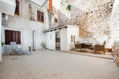 Hostal La Svalba Rooms & Studios