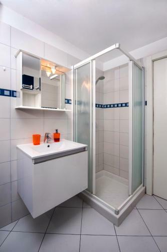 Rm Apartments