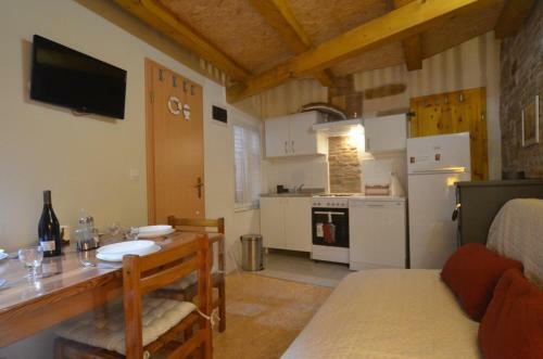 Hostal Studio Apartment La Maison De Catherine