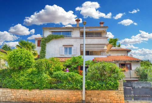 Apartments Elio 617