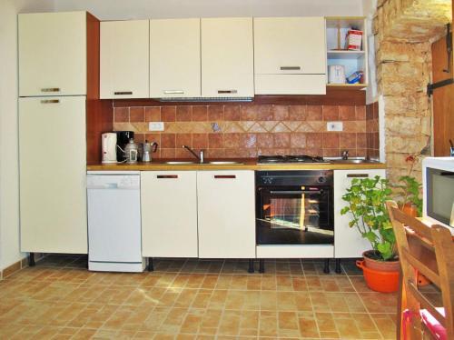 Holiday Home Laiki (roj208)