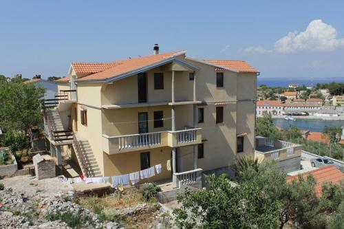 Apartments With A Parking Space Sali (dugi Otok) - 8152