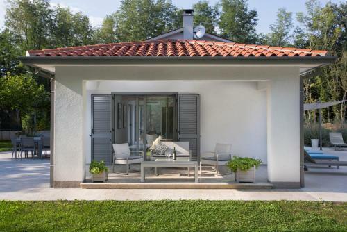 Santalezi Villa Sleeps 8 Pool Air Con Wifi