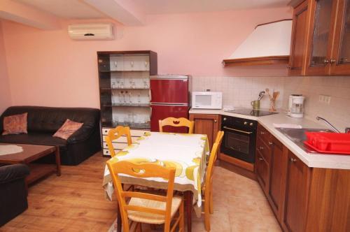 Apartments With A Parking Space Selce (crikvenica) - 5287
