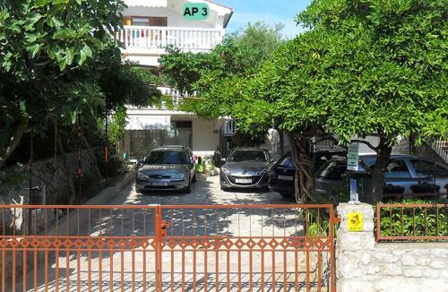 Apartments Selce 4455