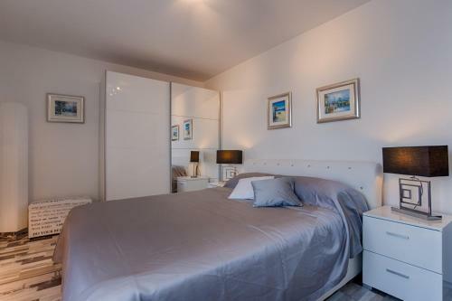 Hostal Holiday House Queens With Sea View