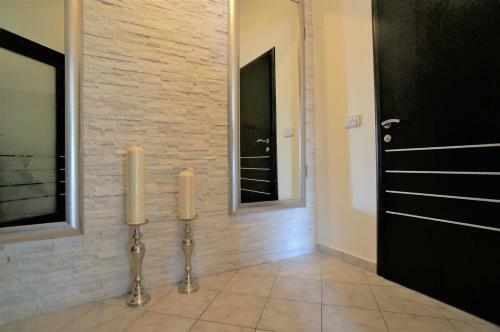 Hostal Holiday House Queens With Sea View