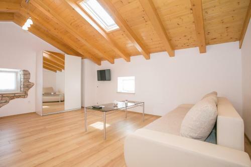 Pets Friendly, Fully Fenced Villa Angela With Pool