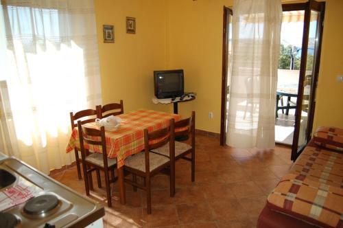 Studio Apartment In Starigrad-paklenica I