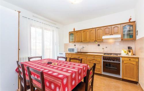 Three-bedroom Holiday Home In Senj